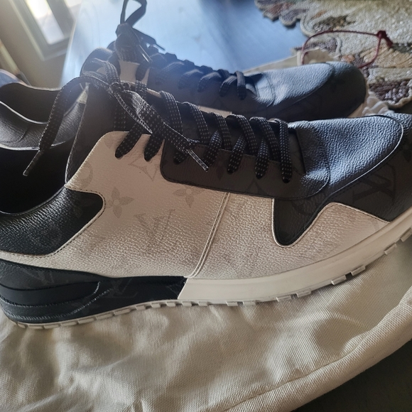 Louis Vuitton Men Size 11 - Picture 5 of 6